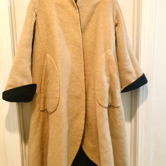 Vintage Pauline Trigère Reversible Wool Coat in Black & Camel - Picture 3 of 5